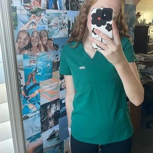 FIGS green scrub top